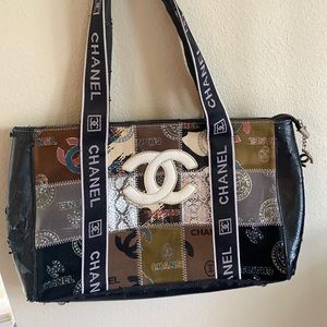 Vintage Chanel label leather strap purse